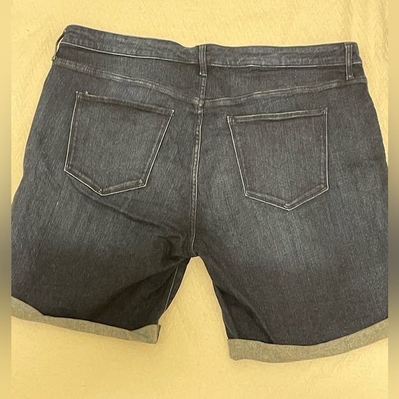 Universal threads denim Bermuda shorts size 22W - Picture 8 of 10